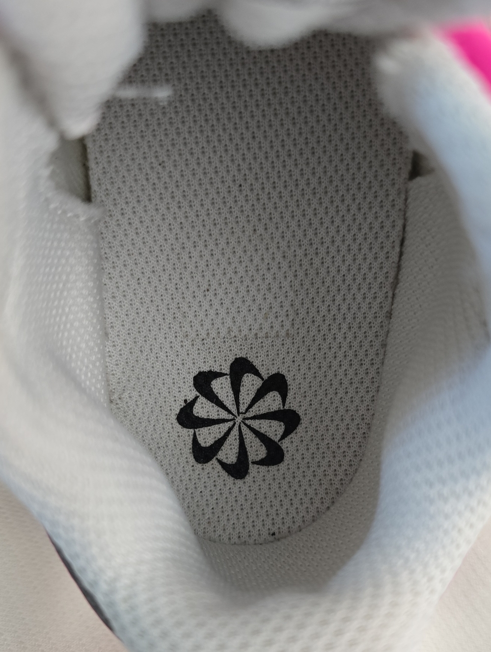 Nike Girl Shoes Size: 7C - Picture 11 of 17